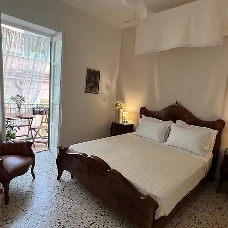 Sarmento Balcony Apartman