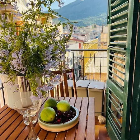 Sarmento Balcony Apartman Carini