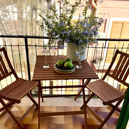 Sarmento Balcony Apartman Carini